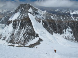Climbers moving to Camp 2 IMG_4712